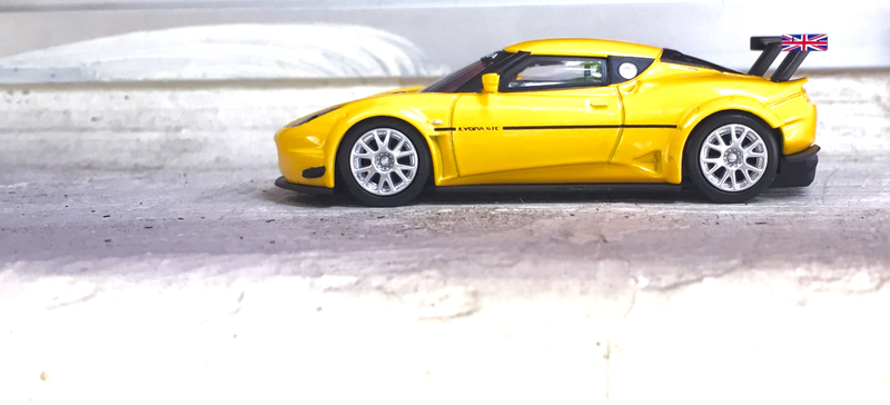 Illustration for article titled Kyosho 1/64 Lotus Evora GTC 'Yellow'